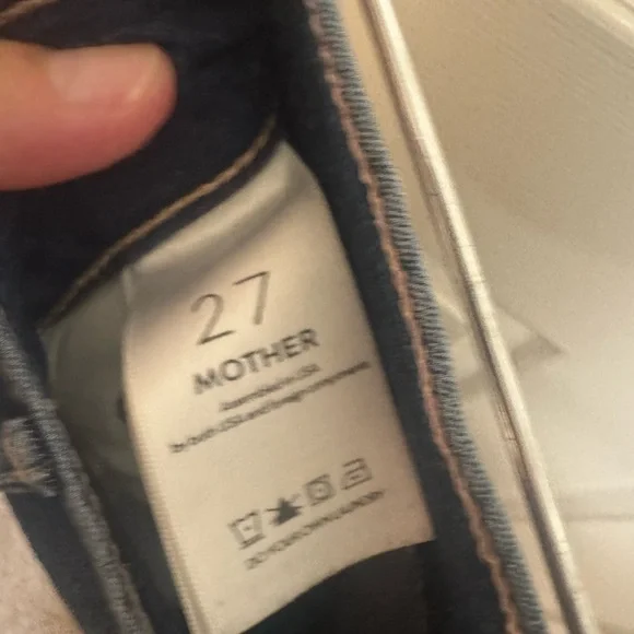 MOTHER The Insider Crop Hem Jeans in Trouble Maker - Picture 8 of 16